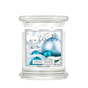 Ароматизирана свещ Kringle Candle Tinsel & Thyme средно 2 фитила (411 g)