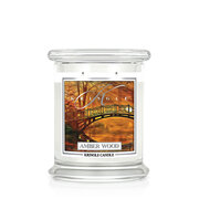 Kringle Candle Amber Wood средна ароматна свещ с 2 фитила (411g)