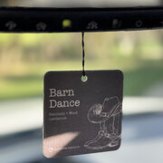 Milkhouse Candle Barn Dance аромат за кола